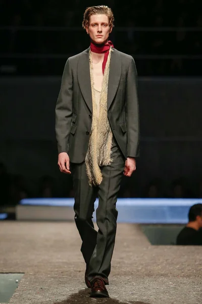 Look 31